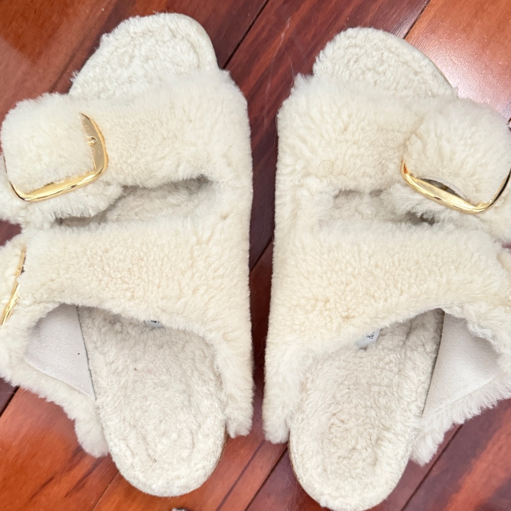 Birkenstock Arizona Gold Big Buckle Shearling size 41 Teddy Eggshell EUC